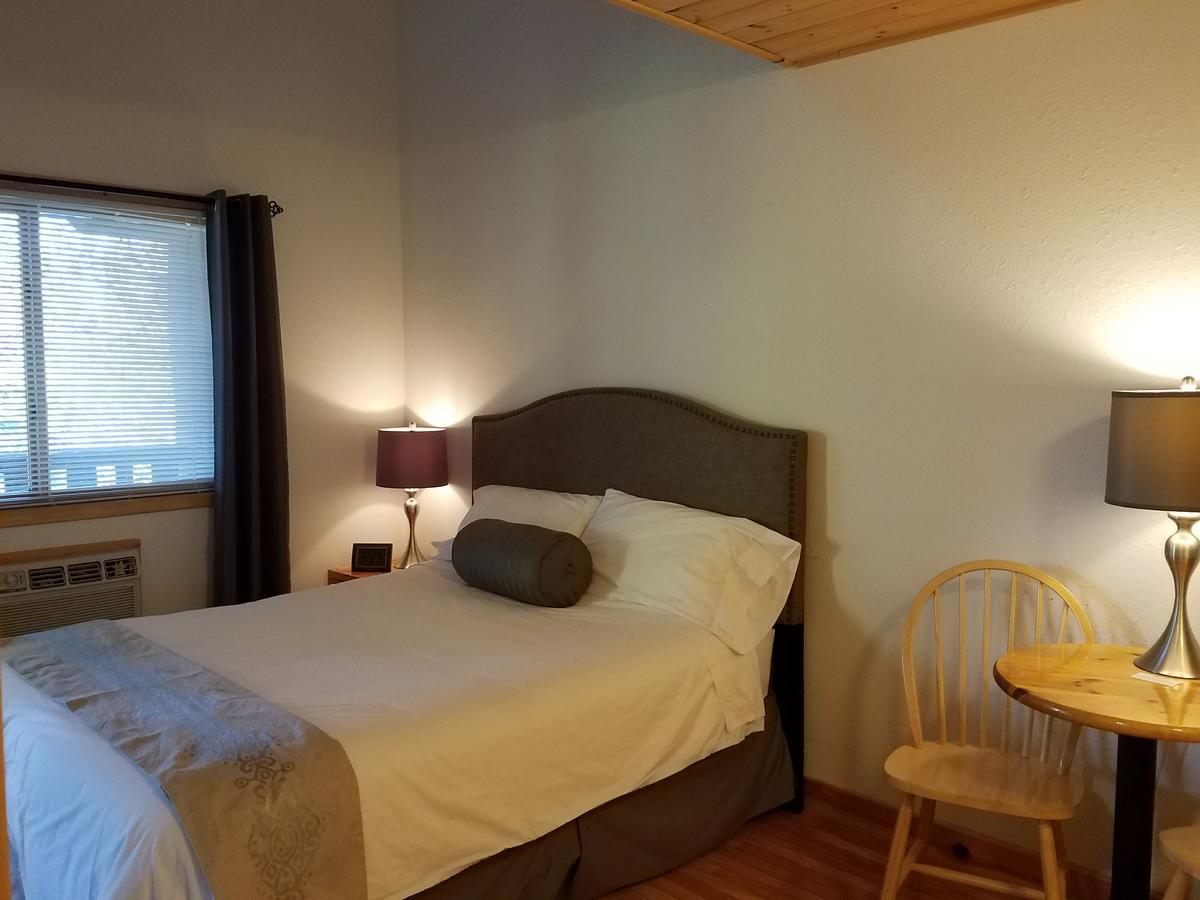 Lenroot Lodge Seeley Eksteriør billede